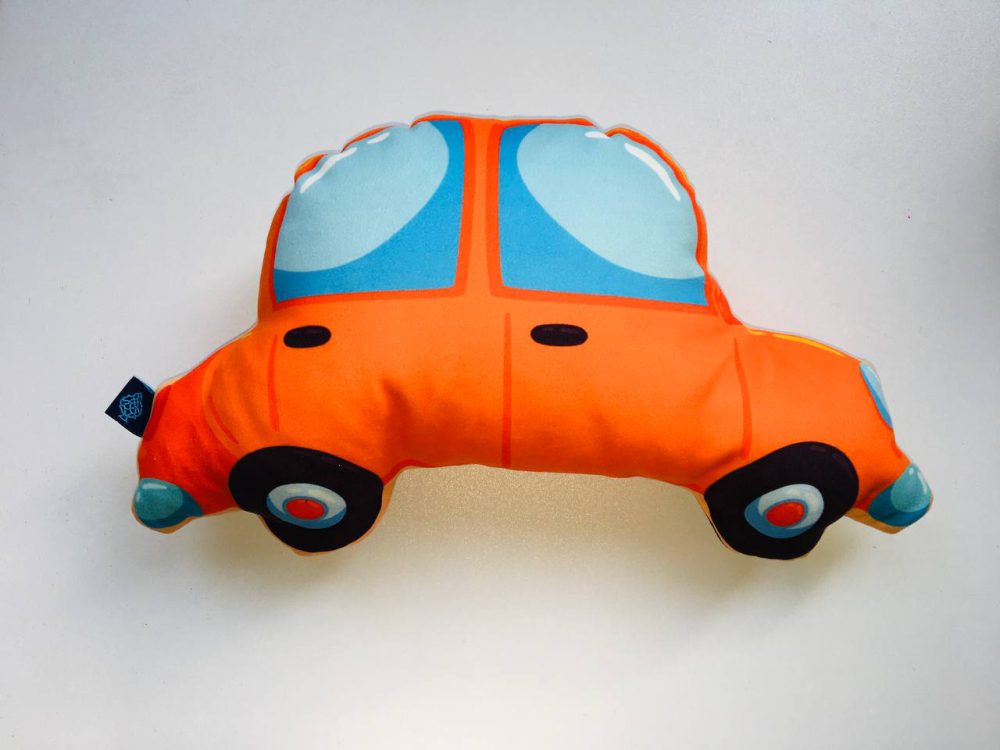 8 2 1000x750 - عروسک فسقلی ماشین نارنجی کد 008